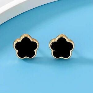 Flower Design Stud Earrings Alloy Back & Gold NIP